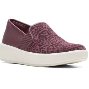 💖Clarks Layton Petal Leopard Dark Rose Leather Slip On Sneakers-7.5-NWT